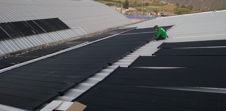 Sistema de paneles solares pisicna1